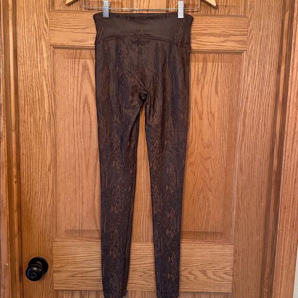 SPANX Faux Leather Brown Snakeskin Leggings Small - Picture 6 of 6